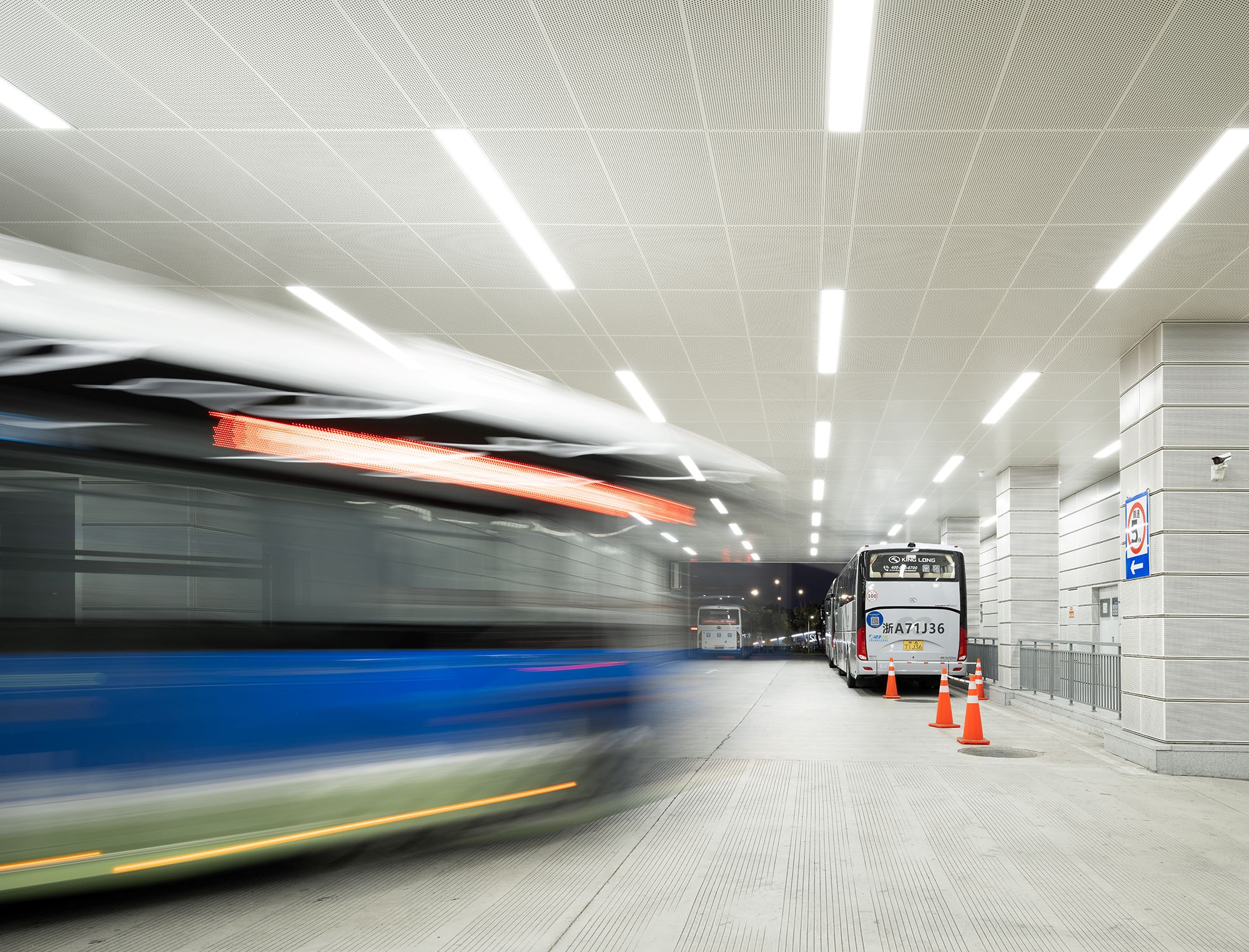 Indoor Transfer Point 室内换乘点©赵强.jpg